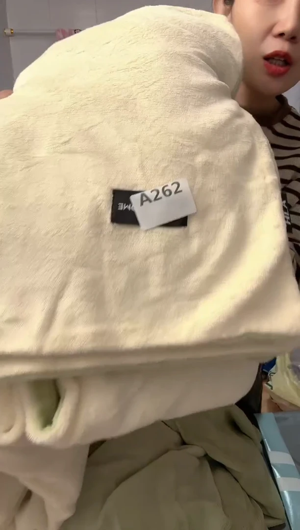 牛奶绒262白绿色床笠款四件套默认微瑕