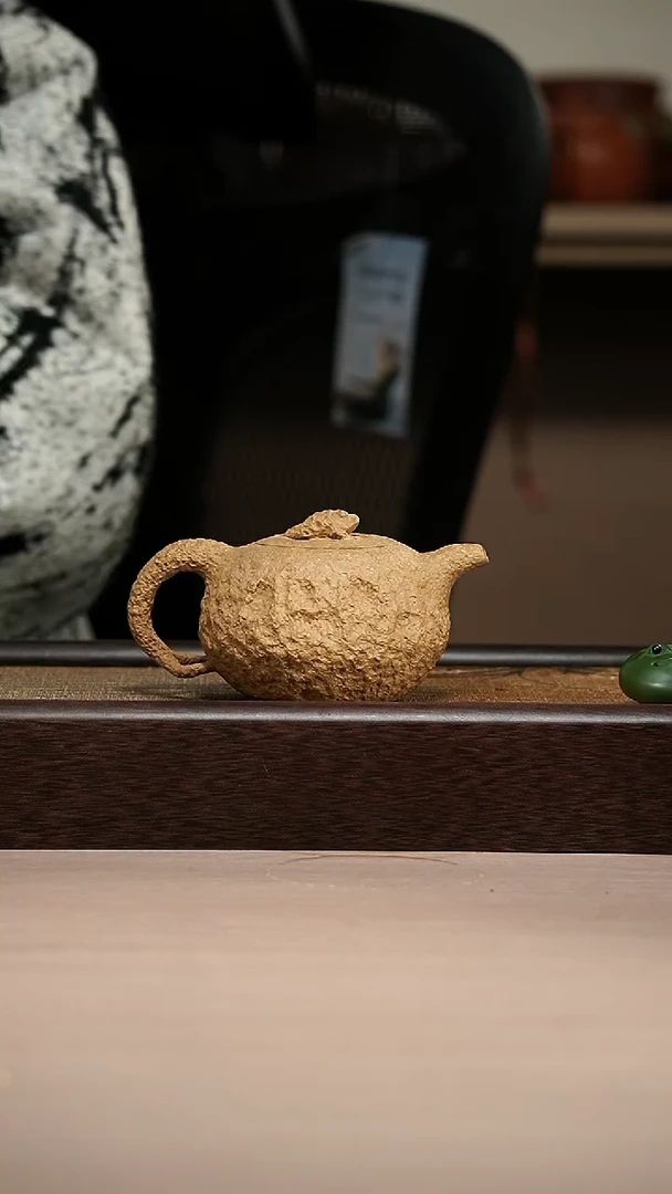 【闪购商品】紫砂茶壶金蟾供春 本山段泥 170cc