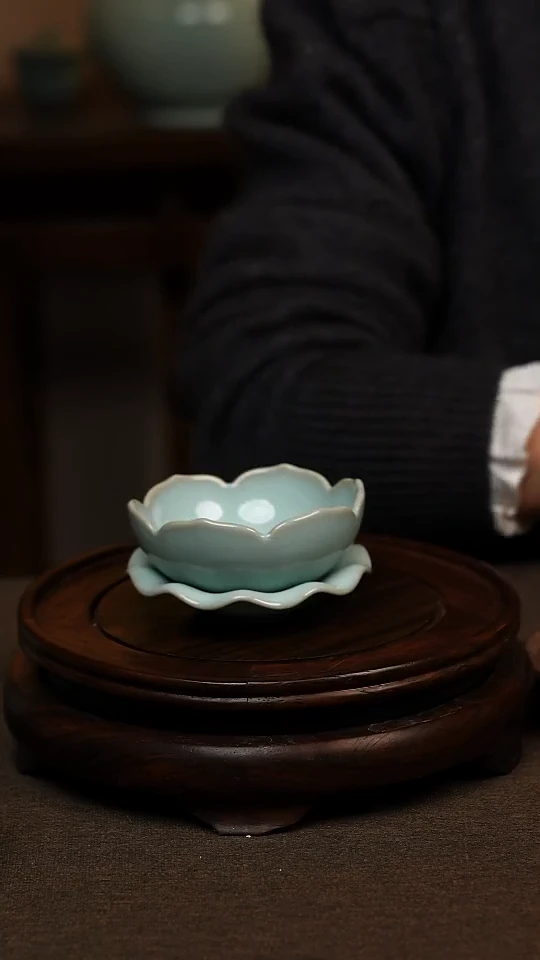 瓷片天青色莲花茶漏微瑕不带礼盒