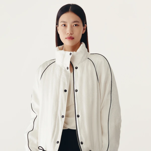 HPLY荷比俪冬季新款女休闲华丽缎面感羽绒服外套HMC42560467