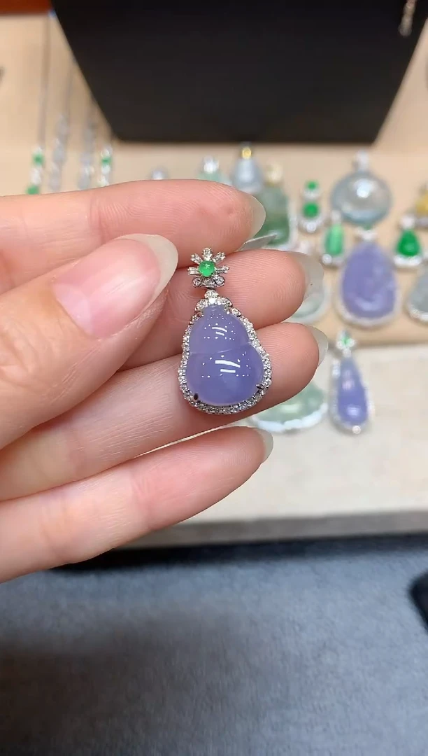 吊坠(不含链)18K金镶嵌翡翠葫芦【无服务费【紫货有色差】