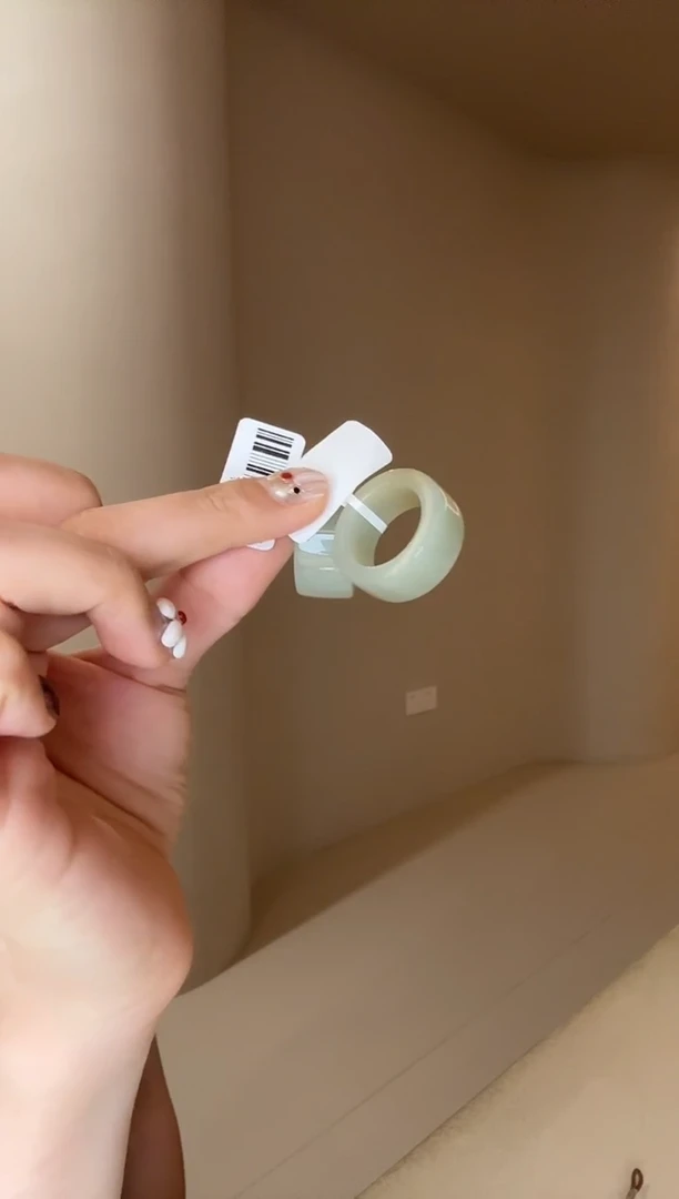 未镶嵌戒指和田玉17码糖青(直切)多样性发其一