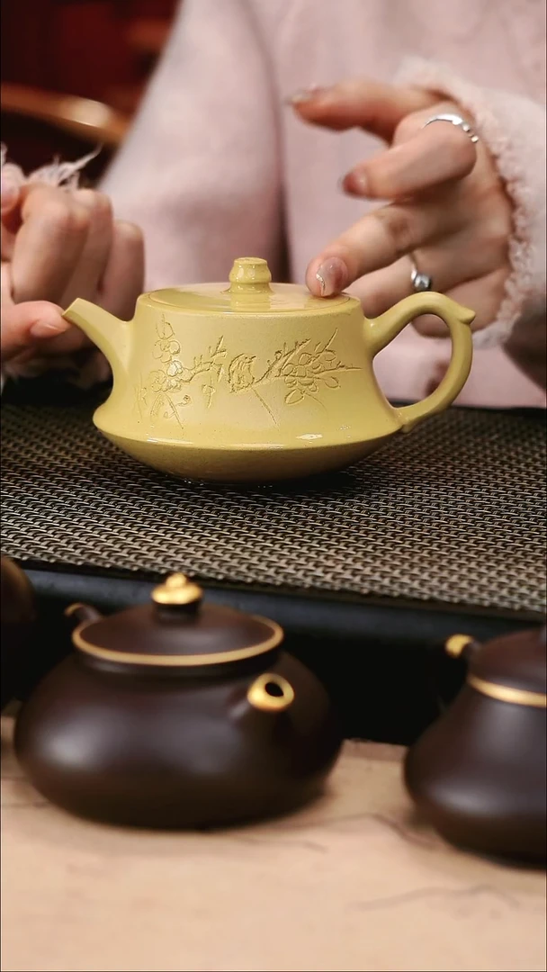 茶壶紫砂本山段泥超精工刻绘柱础180cc