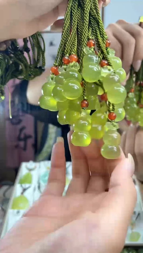 未镶嵌岫玉尺寸1.3*1.5多样性发货其中发一，天然有瑕
