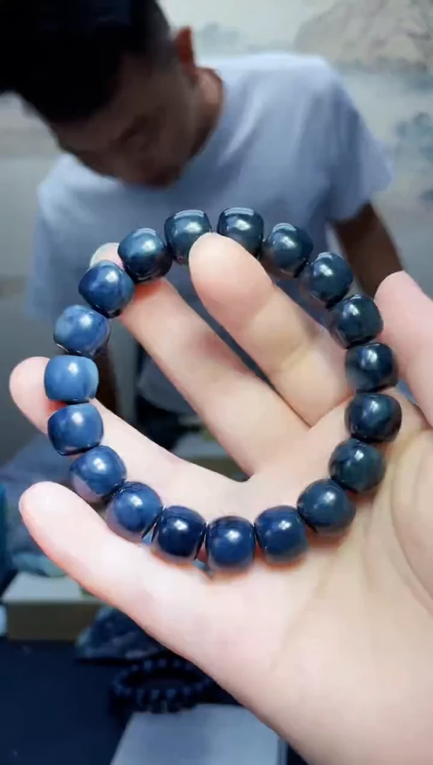 和田玉未镶嵌颈饰1