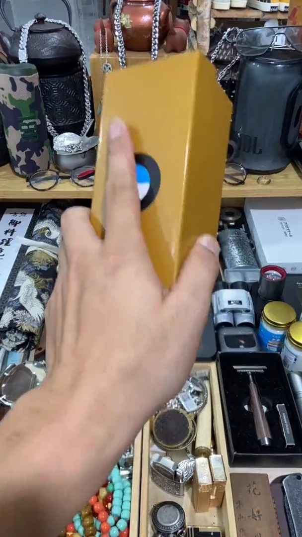 瓷片闪购商品  如图所示