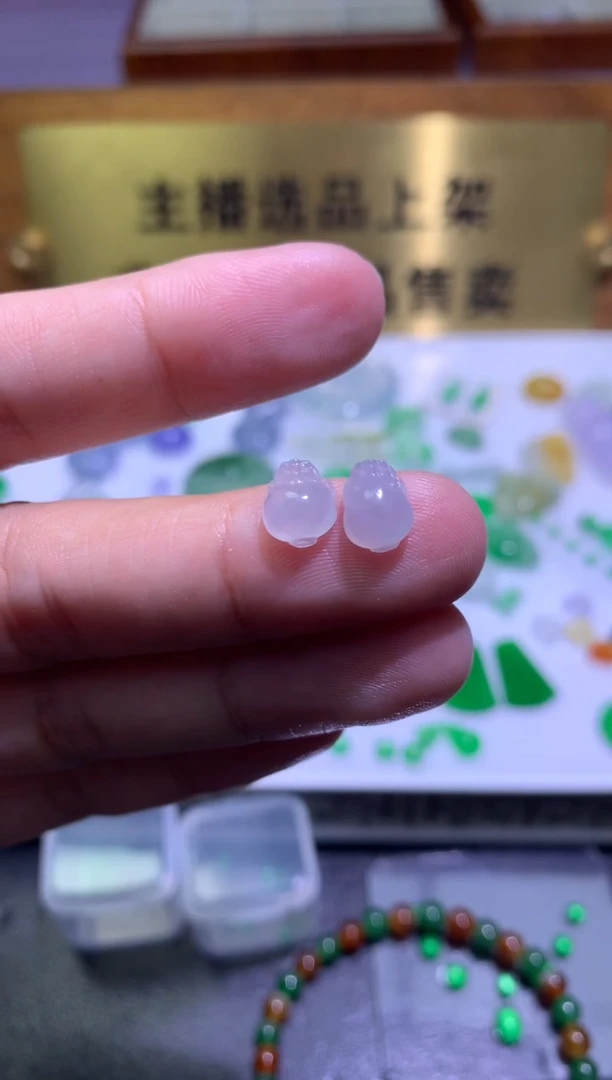 未镶嵌定制翡翠毛货