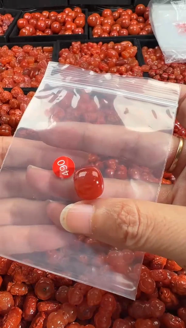 颈饰未镶嵌南红玛瑙1