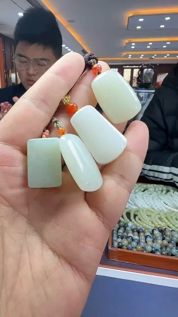 未镶嵌和田玉挂件【陆1218】13 7021 多样性发其一