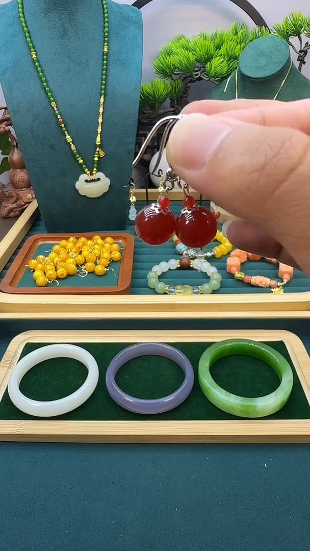 南红玛瑙银S925镶嵌耳饰E95