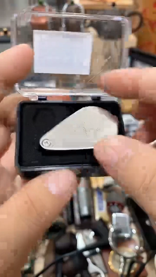 瓷片闪购商品  如图所示