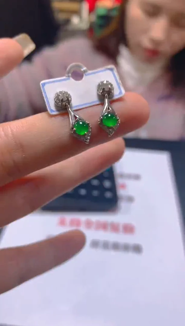 未镶嵌翡翠耳饰多样性发一