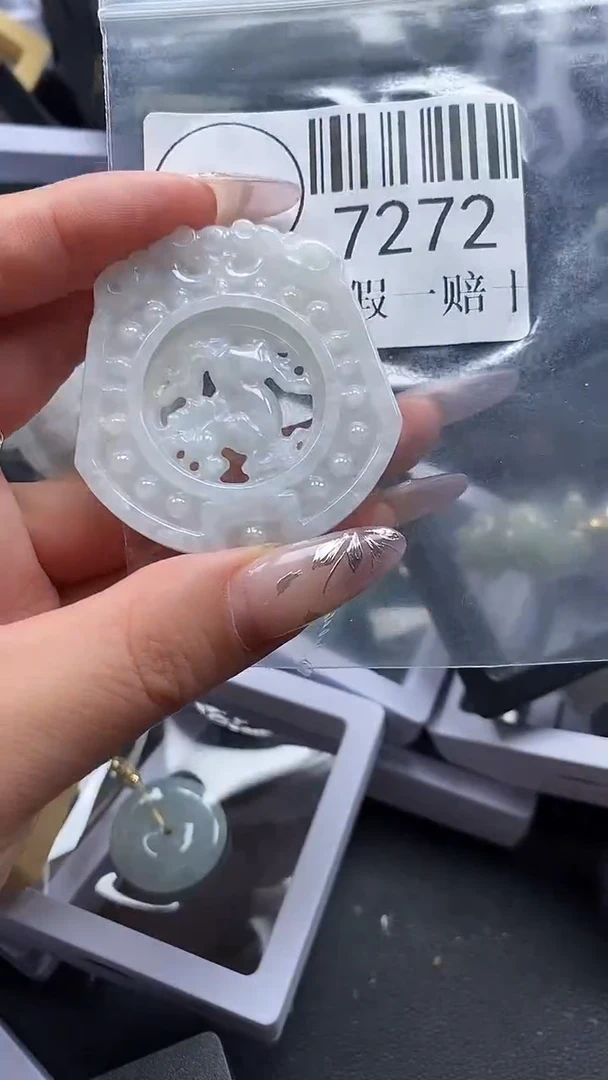 吊坠(不含链)未镶嵌翡翠7272