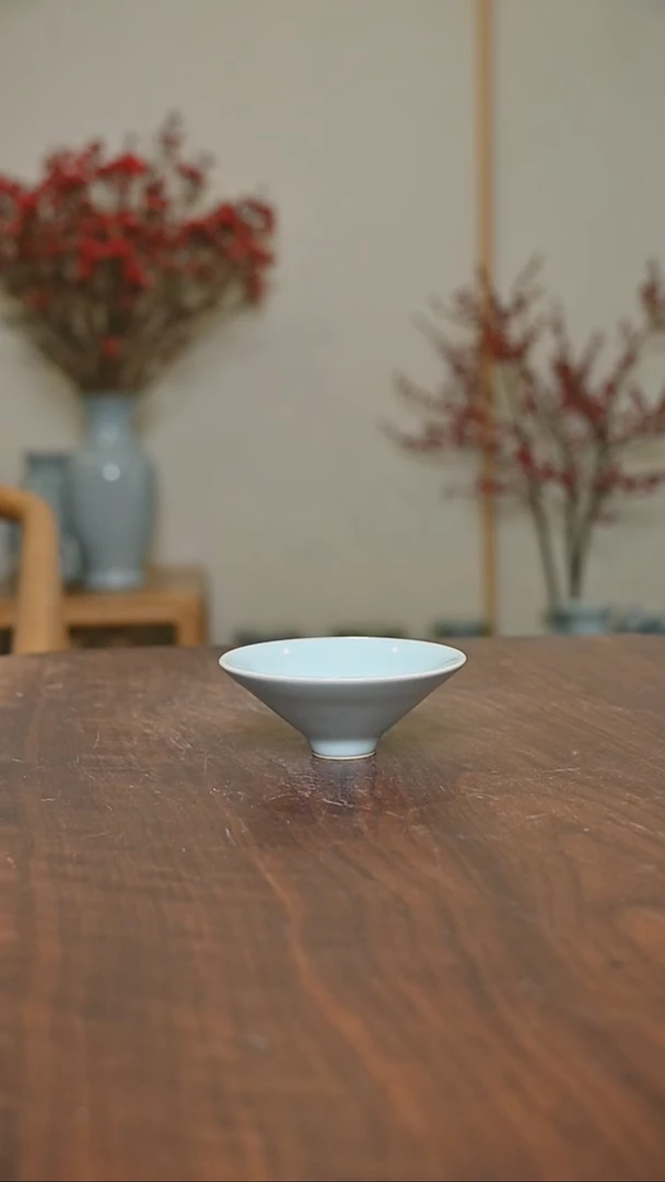【闪购商品】其他天青釉朱法喜款手拉斗笠杯35毫升一级