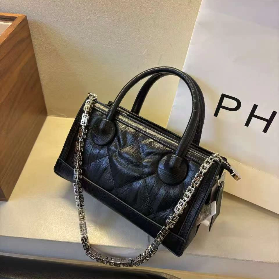 2025春季新款手提斜挎盒子包 小众设计师款轻奢简约时尚通勤百搭