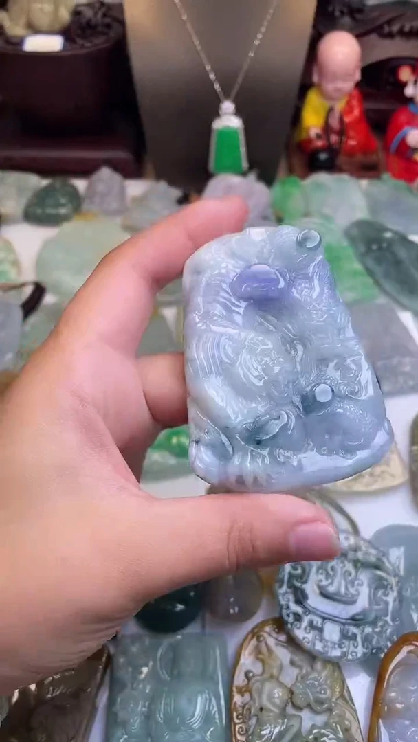 颈饰未镶嵌翡翠龙腾虎跃