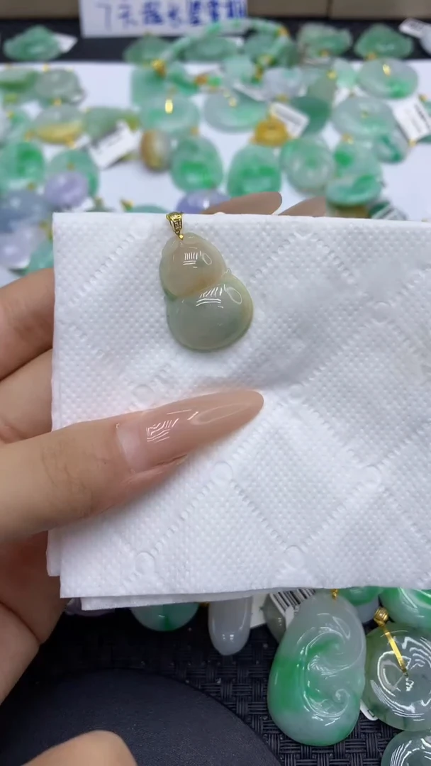 颈饰18K金镶嵌翡翠天然缅甸A货翡翠