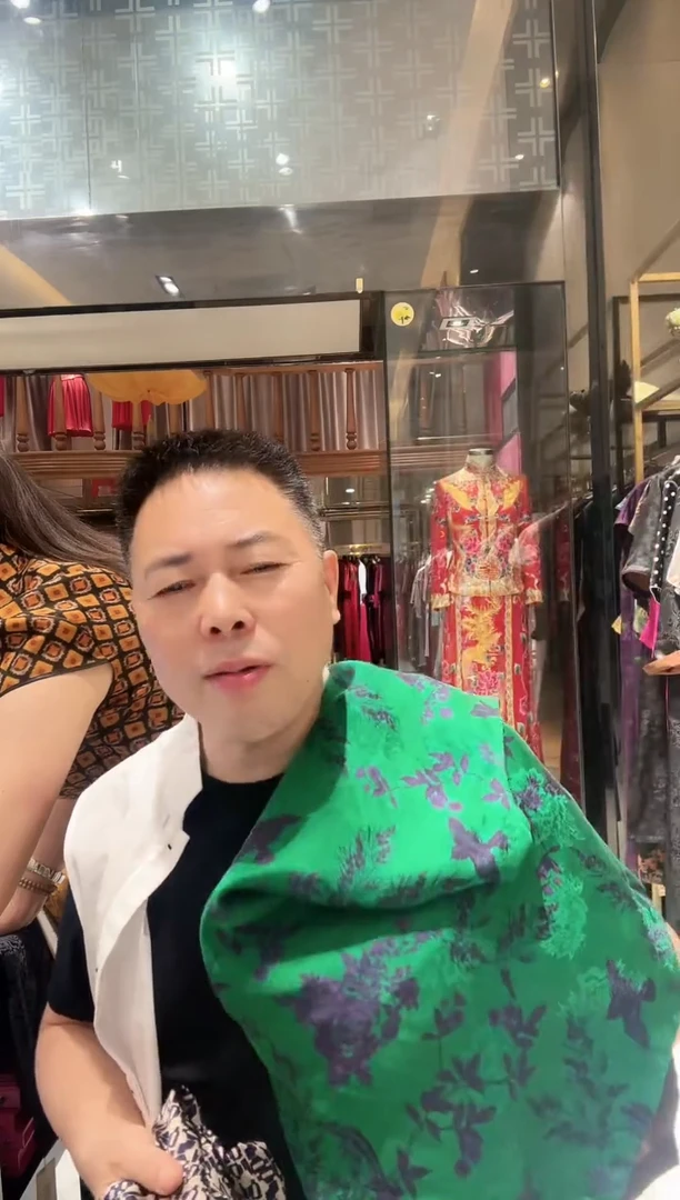 织绣绿色真丝香云纱国风小衫l