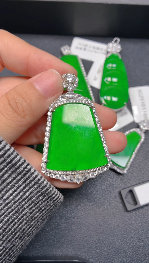 颈饰银S925镶嵌翡翠1