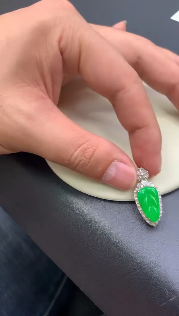 18K金镶嵌定制翡翠48小时鉴赏期 退货不扣服务费