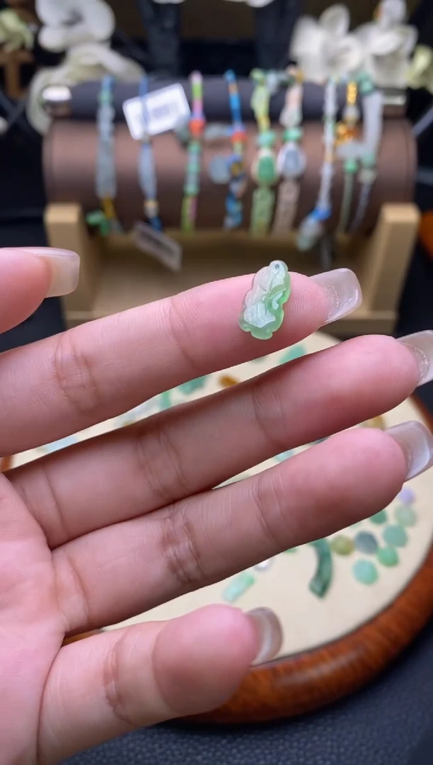 颈饰未镶嵌翡翠净货15568