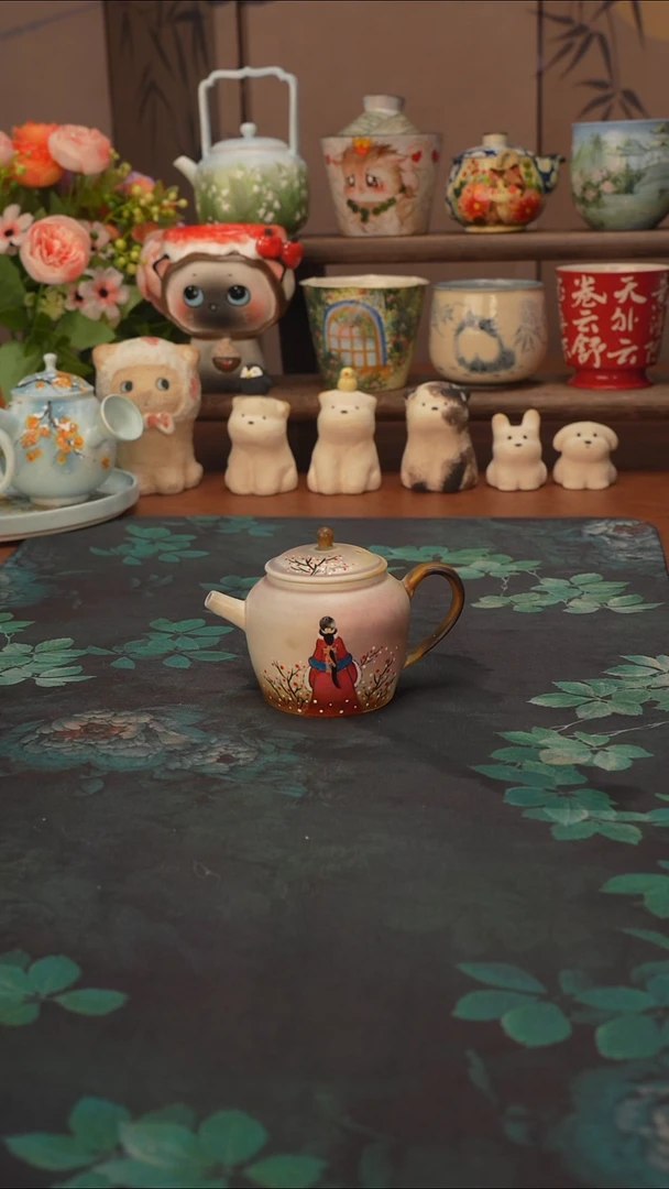 李辉熠  古风背影壶