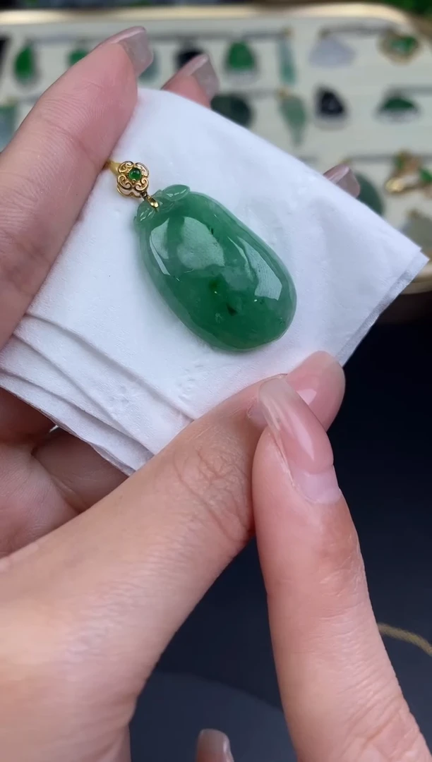 吊坠(不含链)18K金镶嵌翡翠福瓜18K金扣镶嵌@@CMT