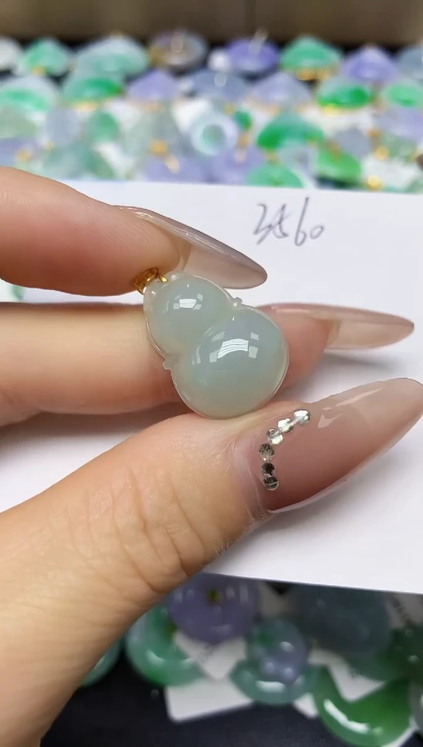 翡翠未镶嵌颈饰 天然缅甸翡翠A货