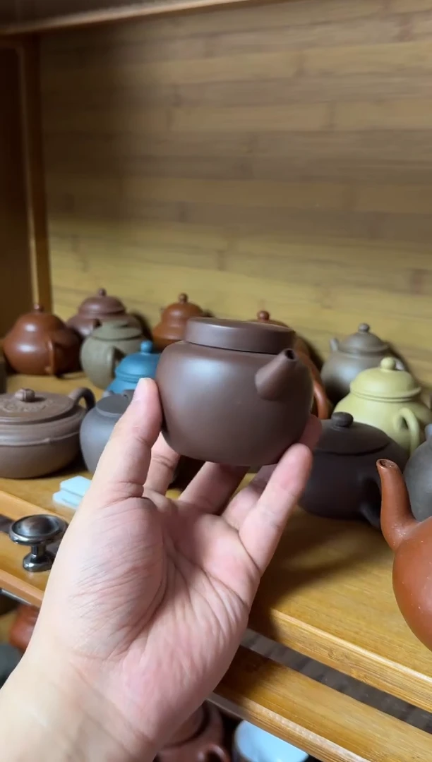 茶壶紫砂及泉壶一个