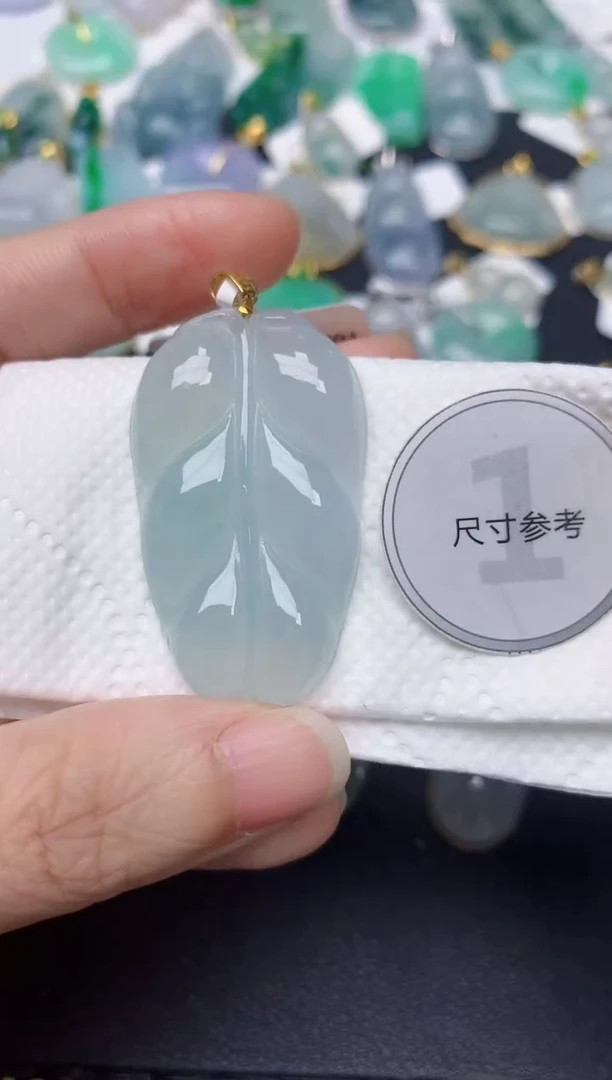 颈饰18K金镶嵌翡翠天然缅甸A货翡翠