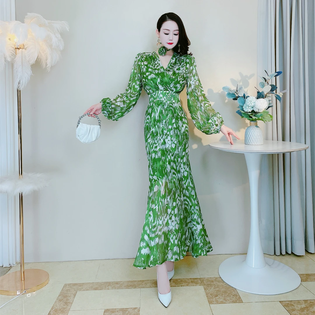春季新款减龄花色飘逸鱼尾裙小个子气质V领收腰显白洋气连衣裙