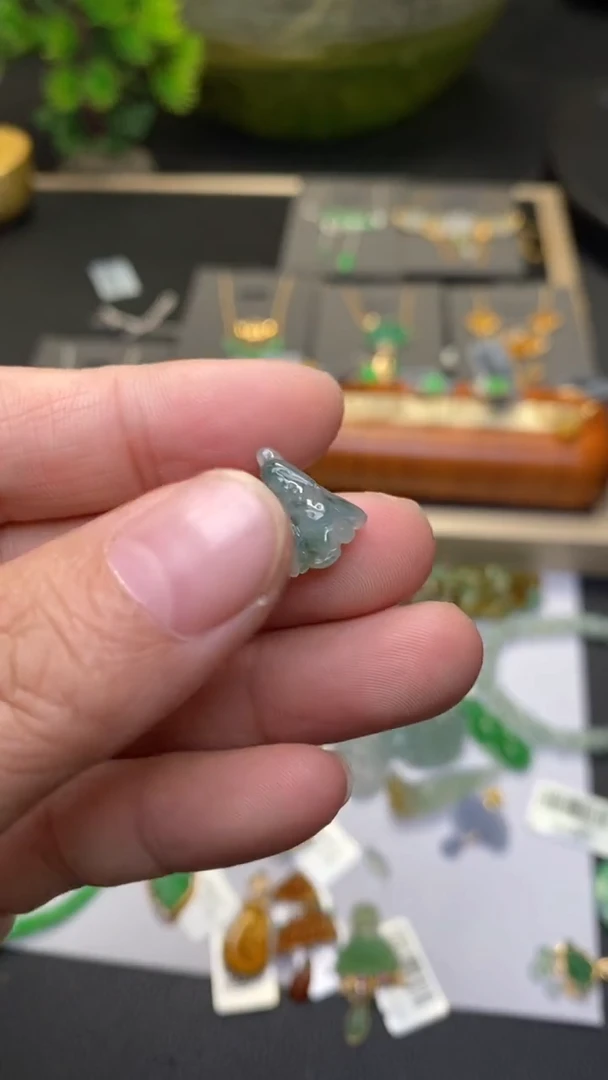 颈饰未镶嵌翡翠净货36057