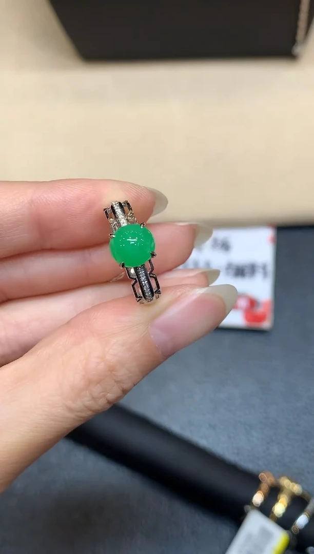 18K金镶嵌戒指翡翠15【无鉴赏期】蛋面【无服务费