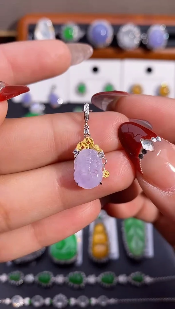 【闪购商品】翡翠颈饰18K金镶嵌吊坠