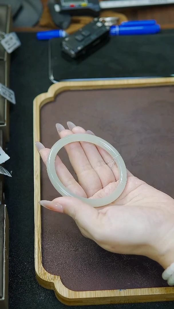 未镶嵌手镯和田玉58.8手镯  浅晴水蜂蜜水手镯