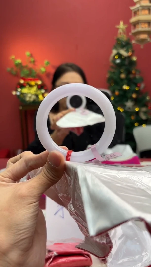 未镶嵌手镯（圆镯）翡翠翡翠手镯1
