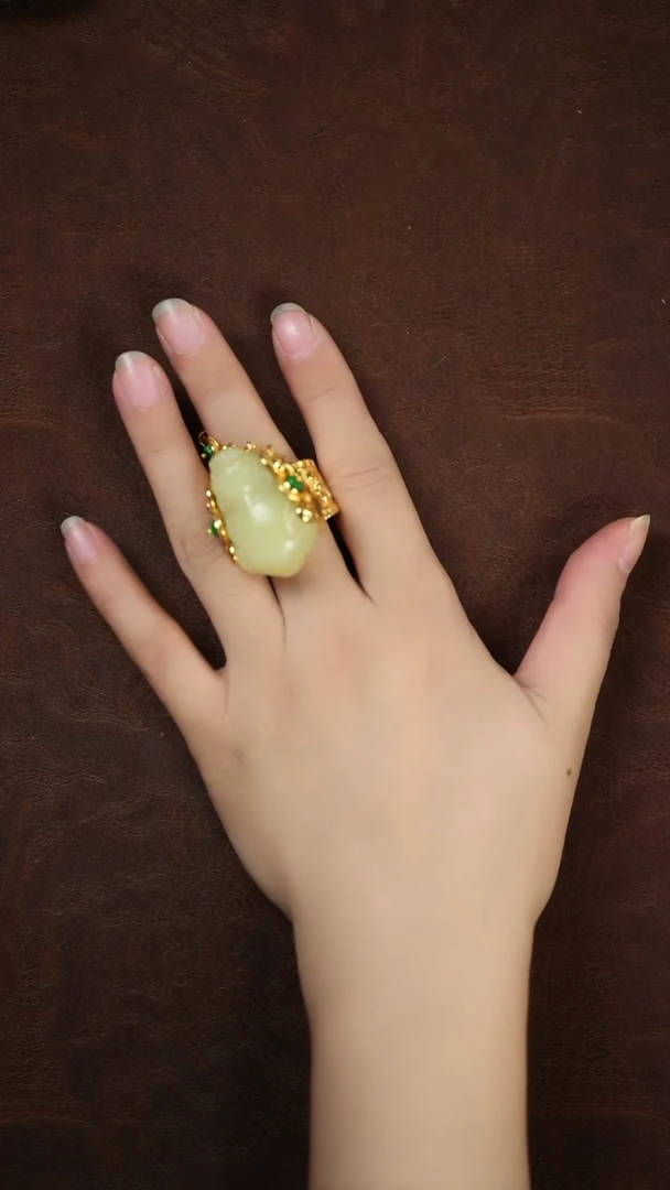 未镶嵌和田玉挂件闪购 黄口貔貅