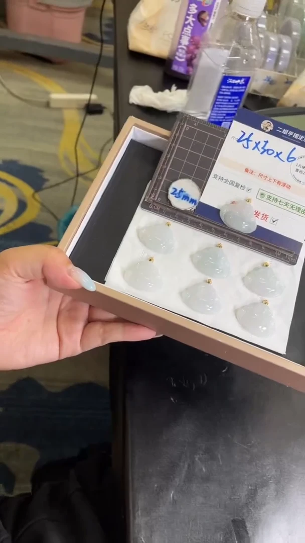 翡翠挂件18K金镶嵌白冰佛公多样性发其一CP12配绳