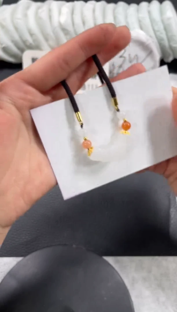 【闪购商品】石英质玉手镯未镶嵌多样性发货，拍一发一