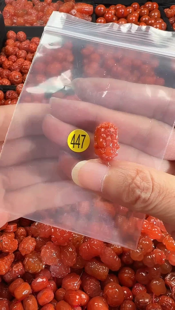 颈饰未镶嵌南红玛瑙1