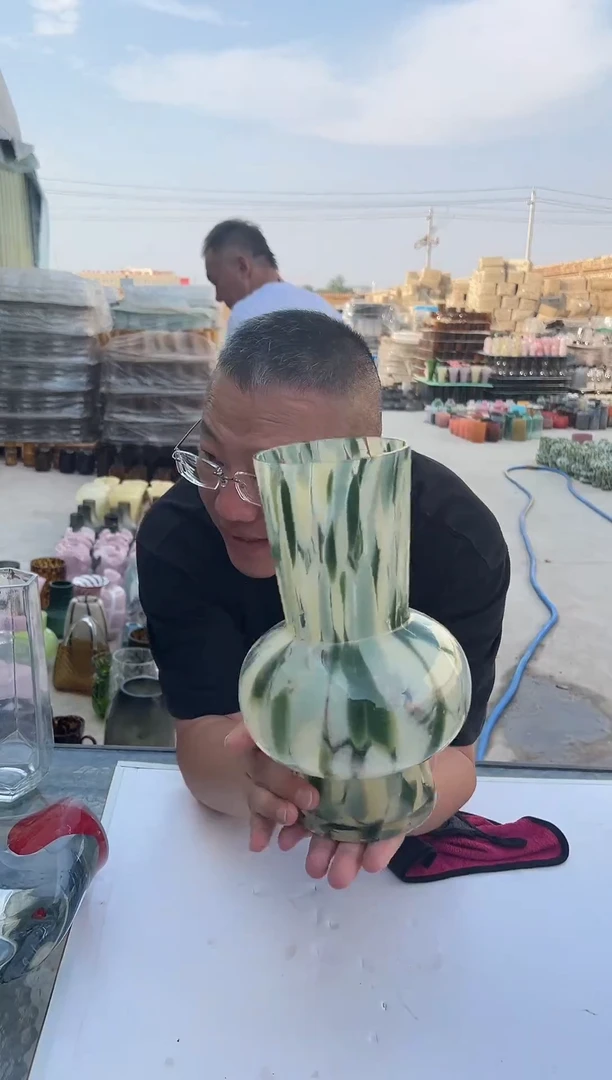 水养鲜花ins风客厅桌面