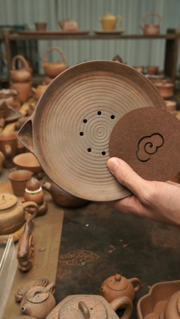 老岩泥原矿料  鹰嘴蓄水壶呈