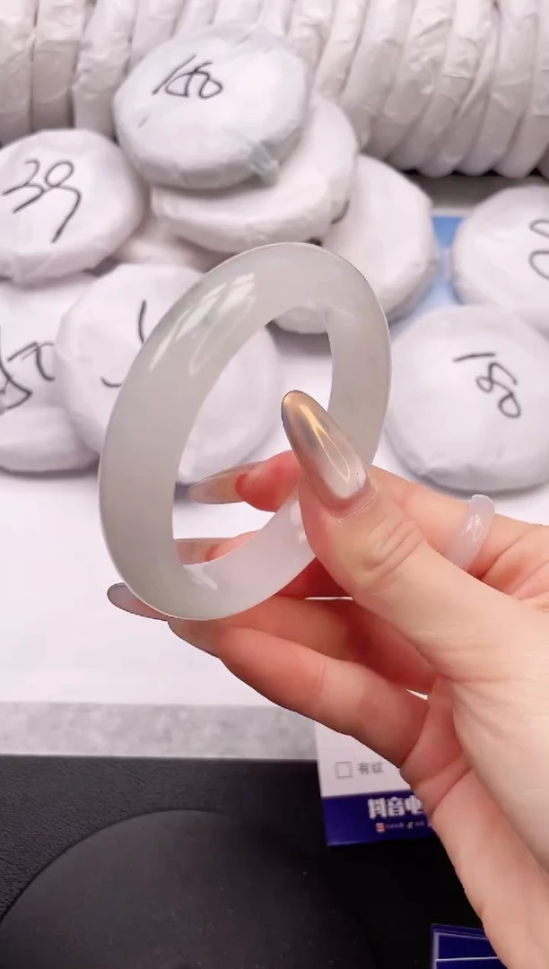 【闪购商品】石英质玉手镯未镶嵌19L20-57