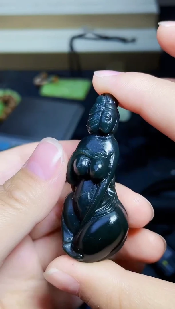 颈饰未镶嵌和田玉1