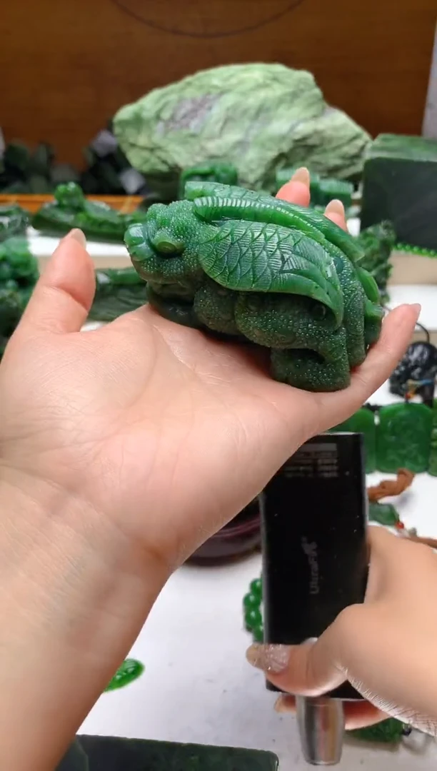 未镶嵌和田玉（碧玉）把件0