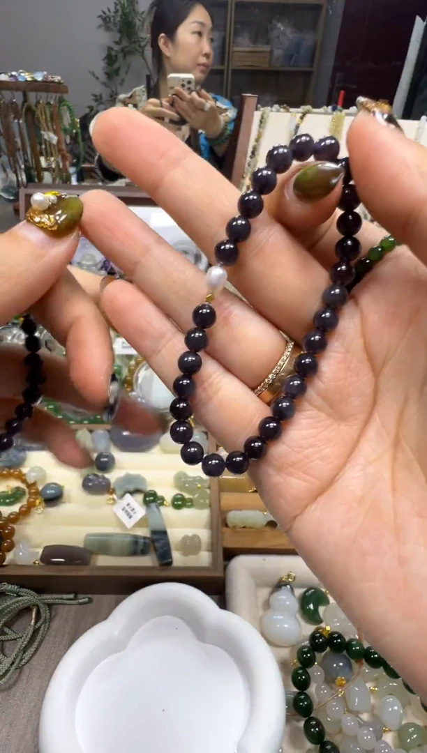 未镶嵌手串和田玉和田玉帝王紫卡6设计款手串