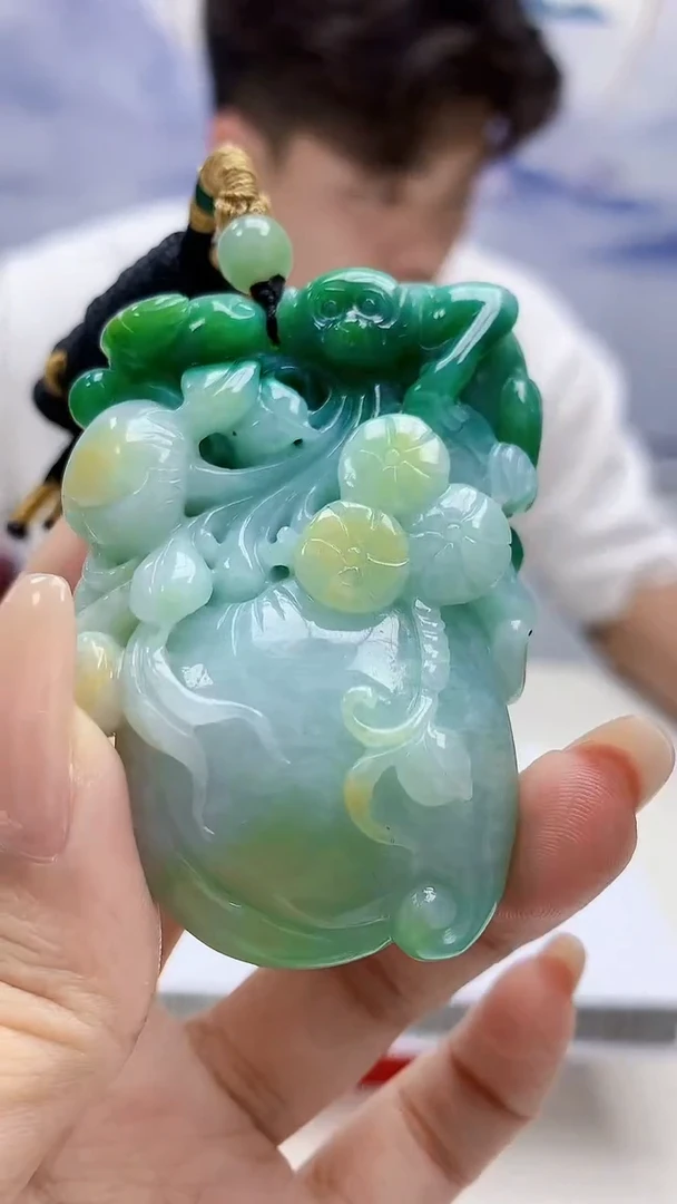 定制翡翠未镶嵌0**75145xx-毛货挂件50