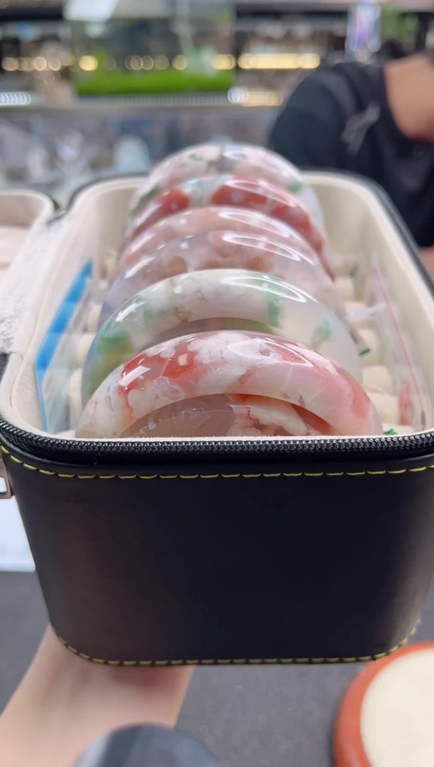 未镶嵌手镯石英质玉尘*丷圈口（赠品镯心）