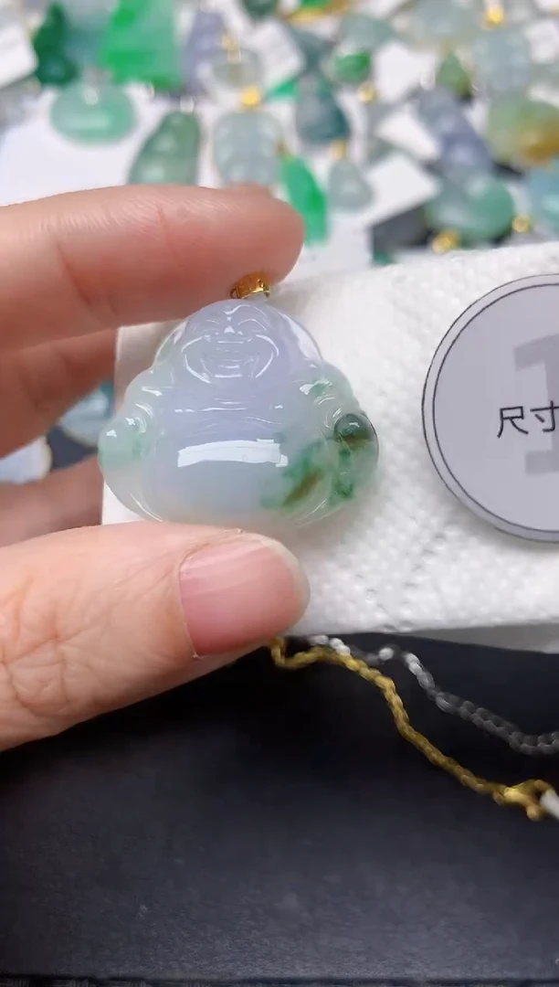 颈饰18K金镶嵌翡翠天然翡翠A货