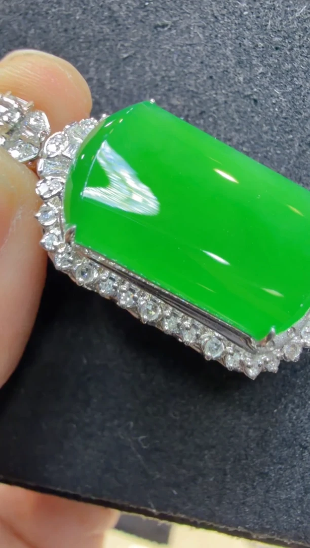 吊坠(不含链)18K金镶嵌翡翠多样性团购发一件